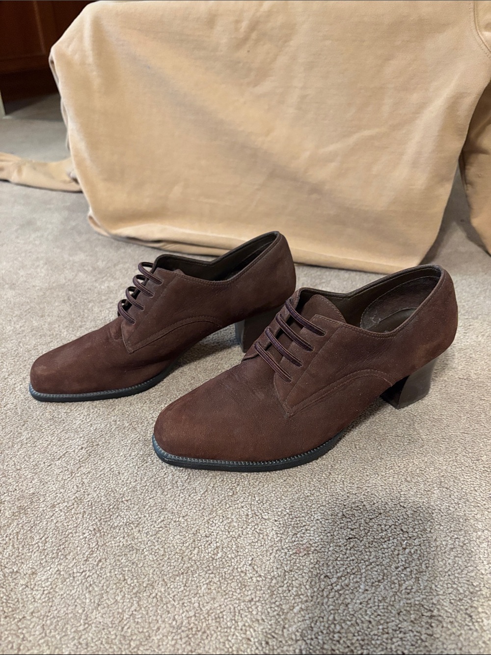 AEROSOLES Brown Suede Lace-Up Ankle Boots